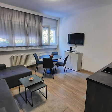 Apartman Pavlovic 1 Dedinje ภายนอก รูปภาพ