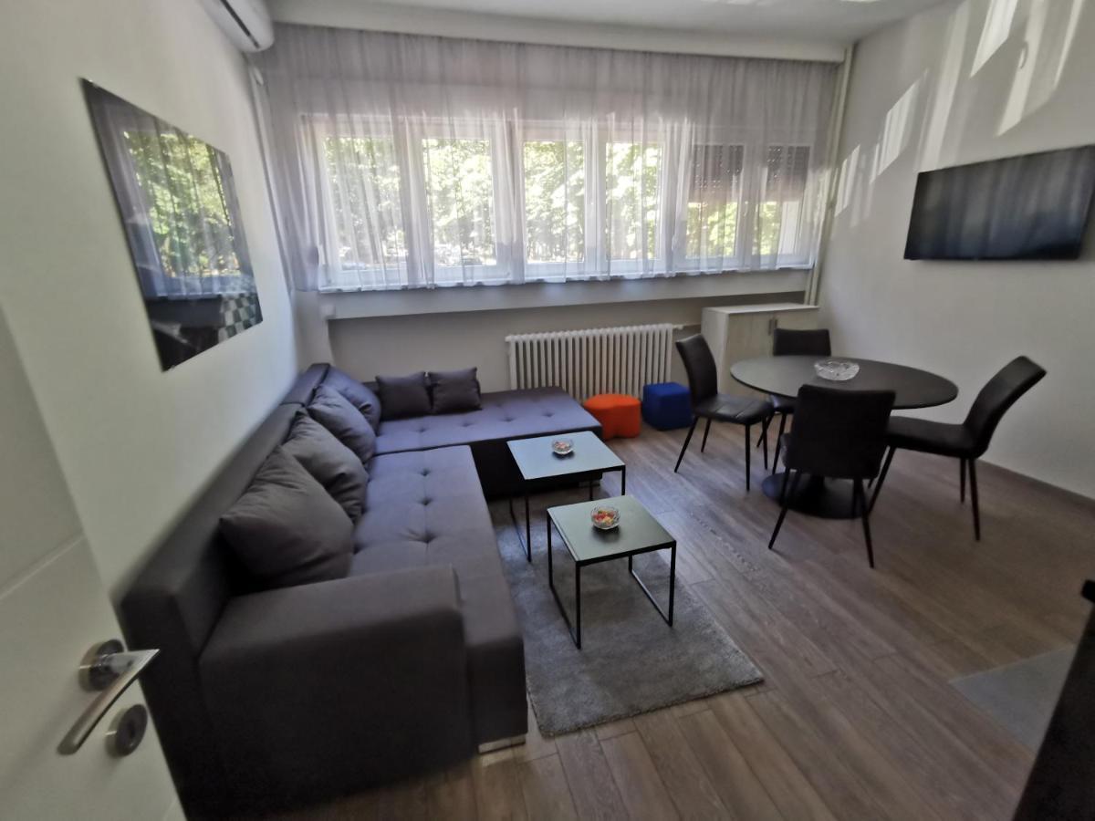 Apartman Pavlovic 1 Dedinje ภายนอก รูปภาพ