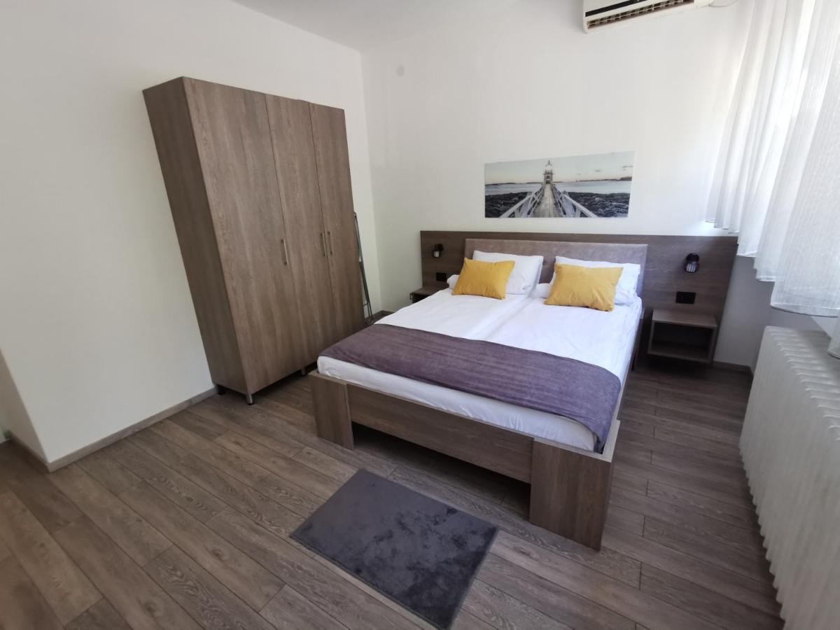 Apartman Pavlovic 1 Dedinje ภายนอก รูปภาพ