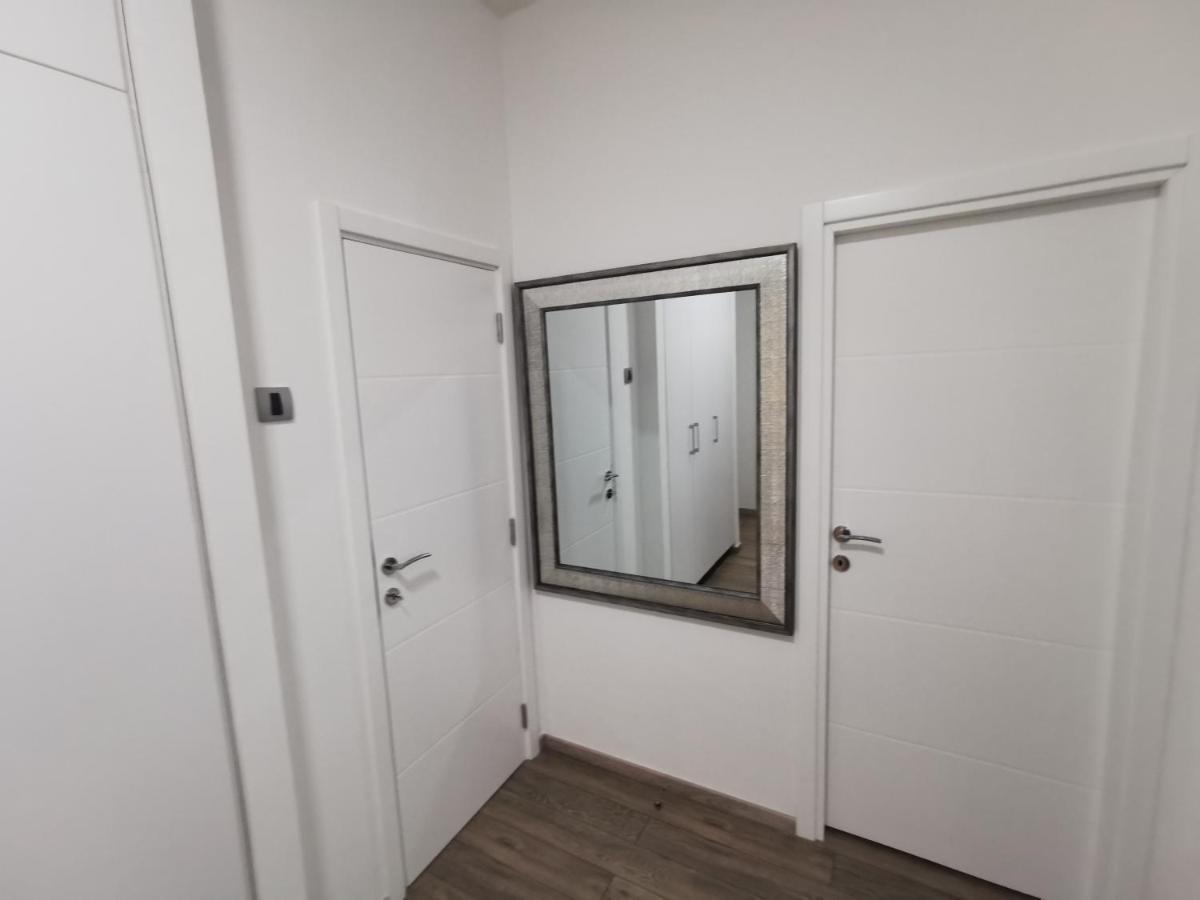 Apartman Pavlovic 1 Dedinje ภายนอก รูปภาพ