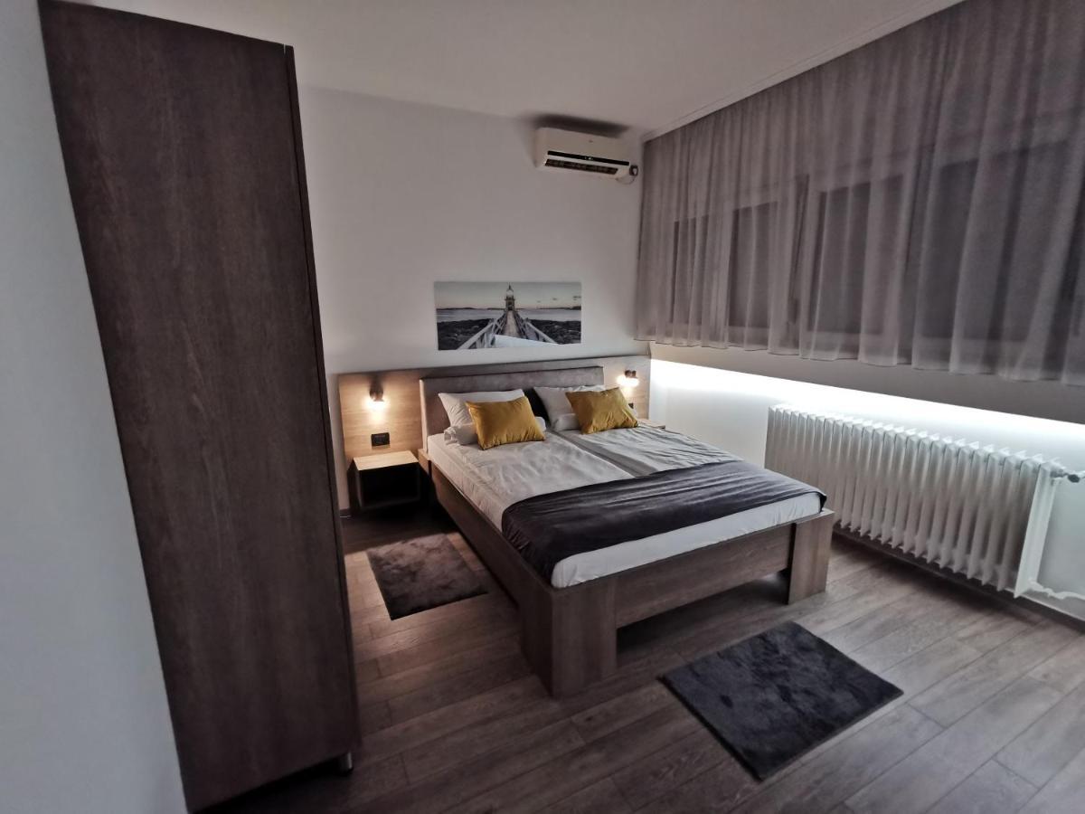 Apartman Pavlovic 1 Dedinje ภายนอก รูปภาพ